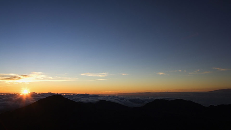 Best Maui Activities Couples Haleakala Sunrise