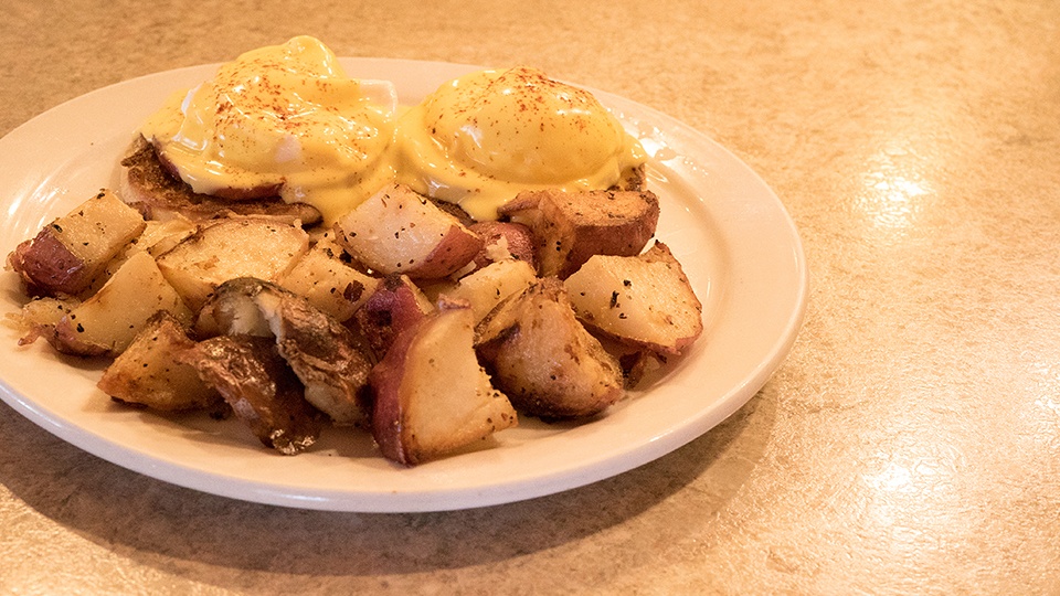 Best Maui Local Food Kihei Cafe