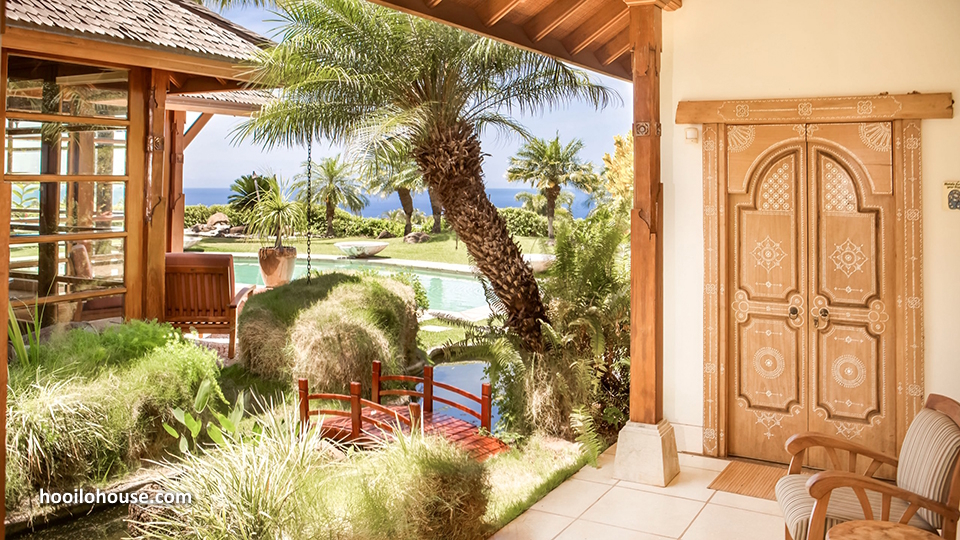 View from Ho'oilo House Bed and Breakfast Room