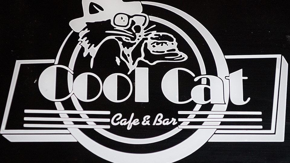 Best Maui Burger Cool Cat cafe & bar