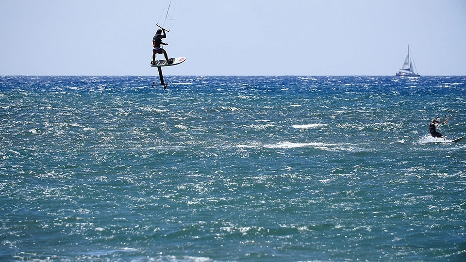 Best Maui Ocean Activities Kitesurfing