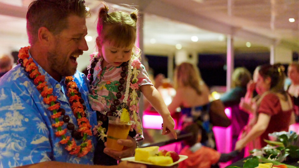 Pride of Maui Sunset Dinner Cruise and Luau Dessert