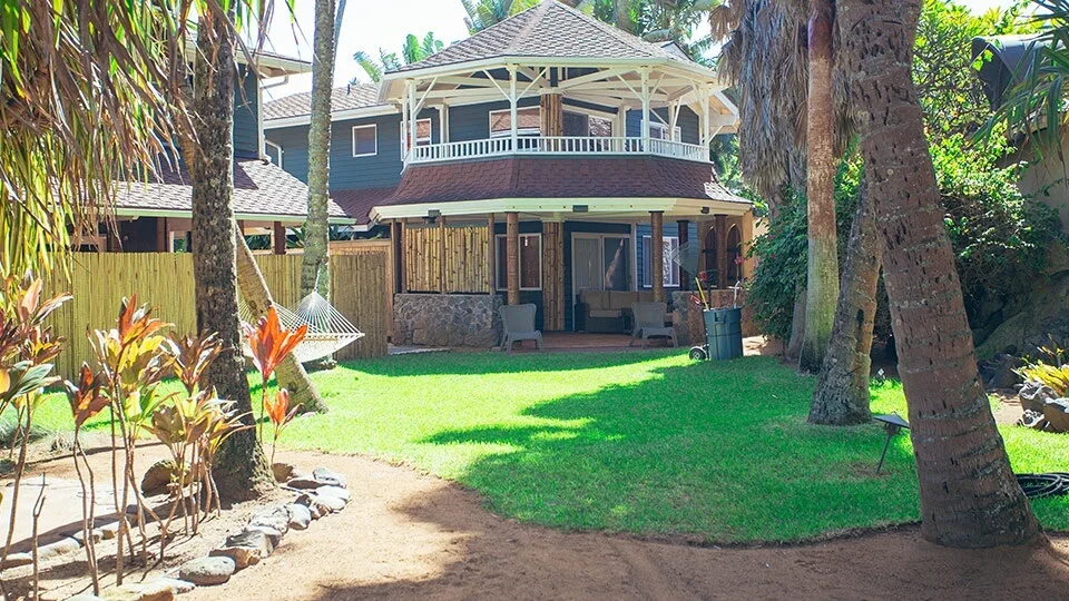Inn at Mama's Fish House on Maui