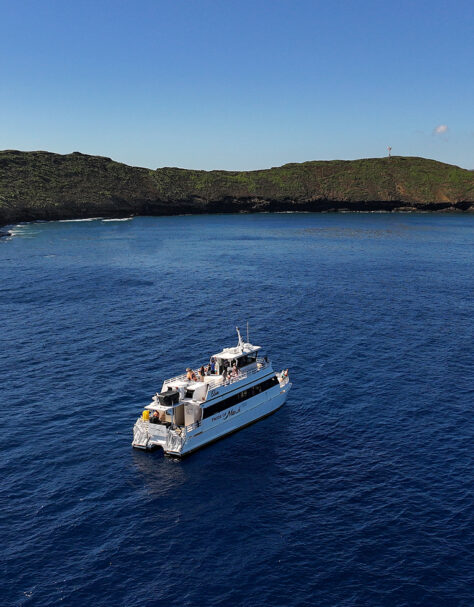 Pride of Maui 'Elua Approaching Molokini on a Snorkel Tour